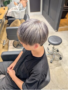 エイト 藤沢店(EIGHT fujisawa) シルバー【藤沢/ケアブリーチ/ハイトーン】