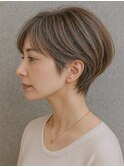 ショートヘアフェイスレイヤー小顔前下がり透明感30代40代50代