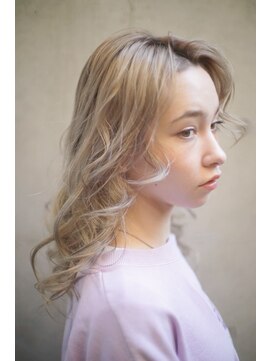 レジュアル(RESSUAL) ホワイトグレージュ　セミロングレイヤー