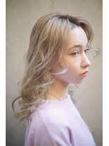 レジュアル(RESSUAL) ホワイトグレージュ セミロングレイヤー