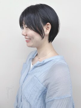 モリオ(morio) *耳かけショートボブ丸みショート前下がりショートボブ前髪あり