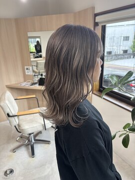 メロウ(mellow) ダブルカラー×ホワイトベージュ