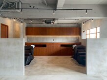 セント(scent)の雰囲気（シャンプー台がお店の心臓！）