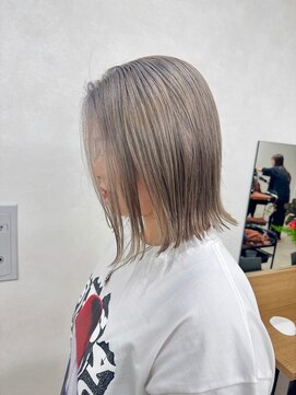 セイル(Sail) ハイライトカラーくびれヘアハイトーン×ボブ 8.5