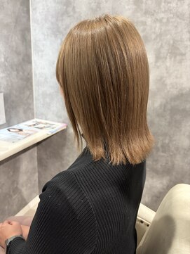 ミルクティーベージュ