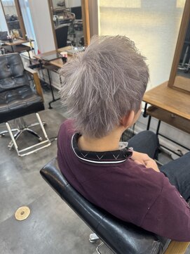 ルヴェルヘアー(Revel hair) スパイキーショート×ハイトーンカラー