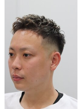 バーバーライラック(BARBER Lilac) スキンフェード