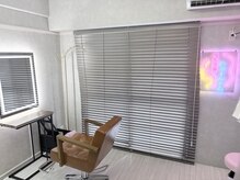 ショウルーム 天王寺(SHOWROOM)の雰囲気（エクステ各種色味の取り揃えあります。お気軽にご相談ください。）