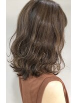 ヘアーデザイン ドア(hair design door)&nbsp;波ウェーブ×ナチュラルアッシュカラー