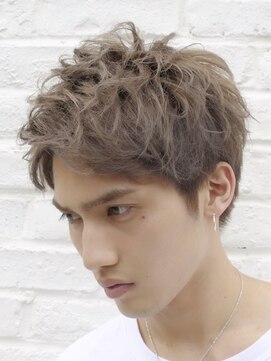 フィフス(fifth) ショートレイヤー アップバング ツーブロック パーマ 束感