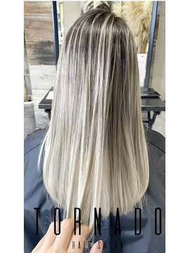 トルネード(TORNADO) 外国人風ハイライトバレイヤージュエアタッチホワイト T220