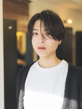 メンズヘアトーキョー(MEN'S HAIR TOKYO) サイドパート/前下がり/ストレート