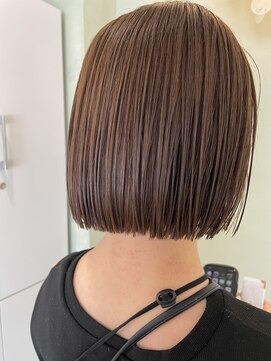 ジェムバイアルテフィーチェ(gem by artefice) 切りっぱなしコンパクトボブ☆グレージュカラー☆アースカラー