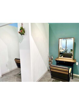 半個室サロンだから人目を気にせずリラックス♪髪質改善メニューもご用意しております◎