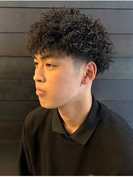 ディスイズバーバーフォース(THIS IS BARBER 4th) ツイストスパイラルパーマ 強めパーマ ツーブロックマッシュ