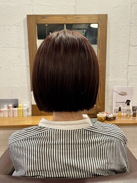 マナ(mana) ぱつっとボブ