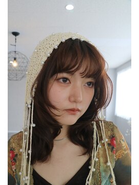 リアン バイ キートス(Lien by kiitos) 顔まわりレイヤー/ミディアムレイヤー/オレンジブラウン/暖色