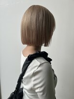 ロックス バイ マグ 松本(rocks BY MAG)&nbsp;ハイトーンホワイトブロンド×韓国風切りっぱなし小顔ボブ