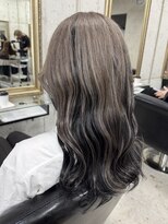 ルノン フィージュ(LUNON fieju)&nbsp;黒髪クラゲヘアーオリーブグレー小顔ココアベージュ