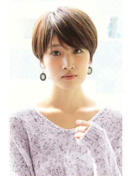 レウナ 外苑前(Reuna) 【３０代４０代】オトナ女性に人気ショートスタイル