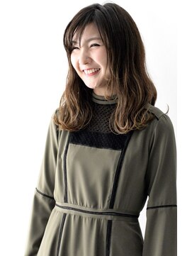 ニコ(Nico.) 艶と色気を表現 波巻きグラデーションカラー セミロングスタイル