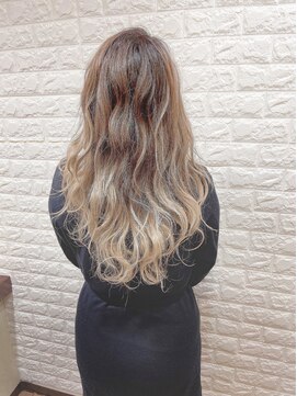 フィックス ヘアー(FIX hair) 【この秋注目スタイルNo.3】ホワイトミルクティーグラデーション