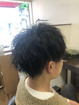 ジョーダン ヘアーワークス(JohDan hair works)の写真/【恩智駅から徒歩10秒】男性リピート率◎清潔感あるスタイルなら、ビジネスシーンでも好印象！