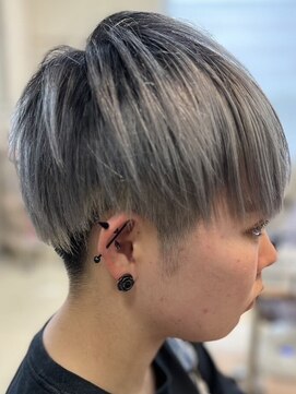 ヘアークリアー せんげん台 個性派大人のグラデーションカラー シルバーグラデーション