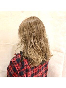 オナー(honor) 【桜台 美容室 ハイトーンカラー】ミルクティーベージュ