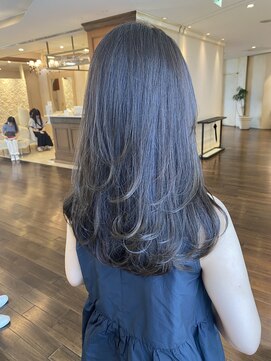 ザック ヴィ(ZACC  vie) レイヤーカット/セミロング/艶カラー/学割U24