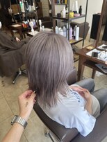 ラブリッシュ(LOVERICHE) 〈夏にピッタリ！〉2回ブリーチで可能！シルバーカラー！