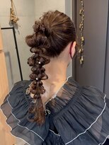ブルーメ(Blume...)&nbsp;【結婚式・お呼ばれヘアセット】編みおろしポニー☆