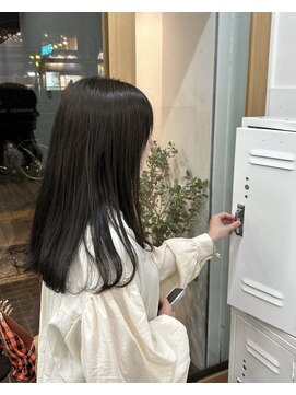カシェル(cashel kishaba) 暗髪でも透明感オリーブ