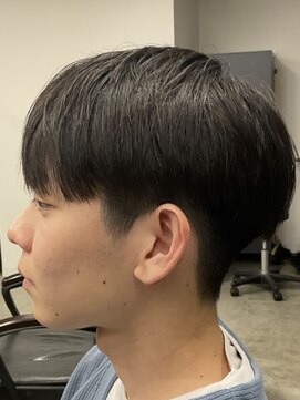 フイ 新宿3丁目(Hui) フェザーパーマ/グレーブルーカラー/刈り上げショートパンク