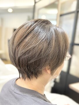 シュヴー 築地(CHEVEUX) 明るい白髪染め/白髪ぼかし/丸みショート/40代/50代/60代/