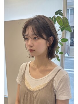 トレ(tre.) 小顔外ハネショートボブ
