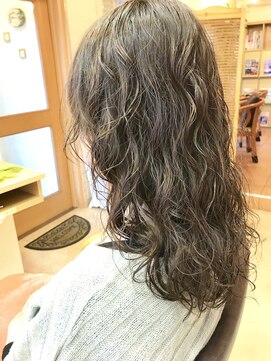 シュプール(Shupool) 自然にボリューム ウェーブ （サロンスタイル）