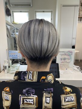 アリア トータルビューティー(Aria total beauty) ショートバレイヤージュ