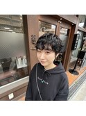 マニッシュニュアンスパーマショートヘア 束感 黒髪暗髪