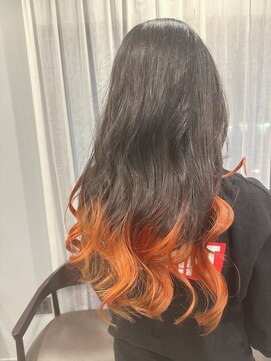 ミラレスカ 栄(MIRA RESCA) 裾カラーオレンジのロングスタイル