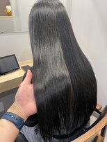 カミエ(kamie)&nbsp;◎暗めカラー　アッシュグレーでフェイクブラック　神戸三宮