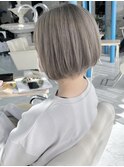 ホワイトグレージュ