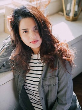 スタリー(Starry) 外人風ヘルシーロング20代/30代/40代/ハレマチ通り