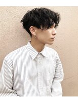ヤイエ 青山店(yiye)&nbsp;センターパートメンズマッシュパーマニュアンスパーマ刈り上げ