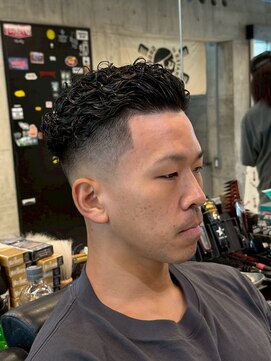 ビンゴ(BINGO) 2259黒髪スパイキーベリーショート渋谷波巻きツイストスパイラル