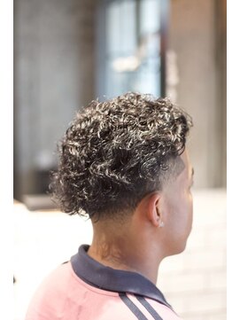 キングスマントーキョー 三鷹店(KINGSMAN TOKYO) ハードパーマ