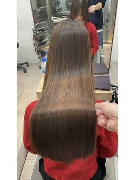 エラ(Ella) 髪質改善で叶える艶のある上質ストレート