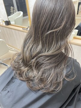 ビイン(viin) 透明感大人グレージュ