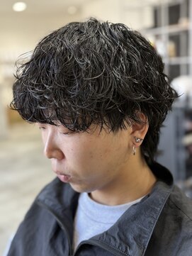 レボ(Revo) 簡単スタイリング。波巻きスパイラルパーマ