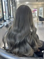 アルドーレフィエロ シンサイバシ(Ardore fiero shinsaibashi)&nbsp;オリーブグレー☆レイヤーカット　20代30代